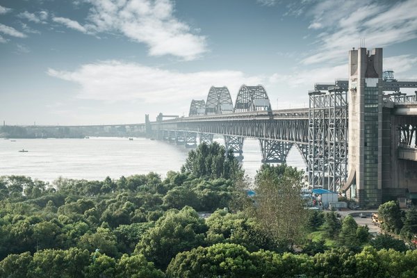 How to navigate the financial challenges of a UK farmhouse renovation?